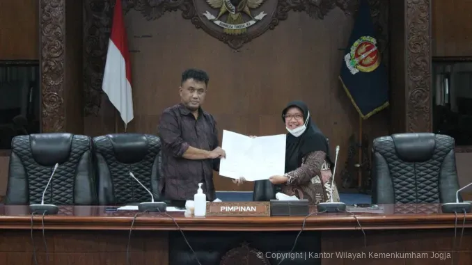 Bapemperda Harmonisasi Dua Raperda Strategis Bersama Kemenkumham scaled