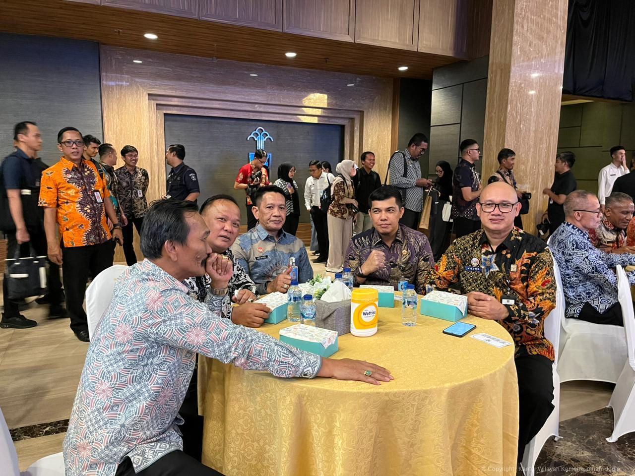 C54A2D8B-6A37-4C6A-8D69-EF8D92F579A6