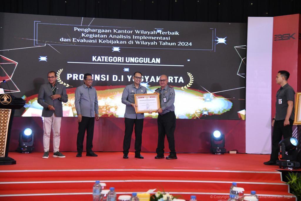 terbaik analisis sipkumham