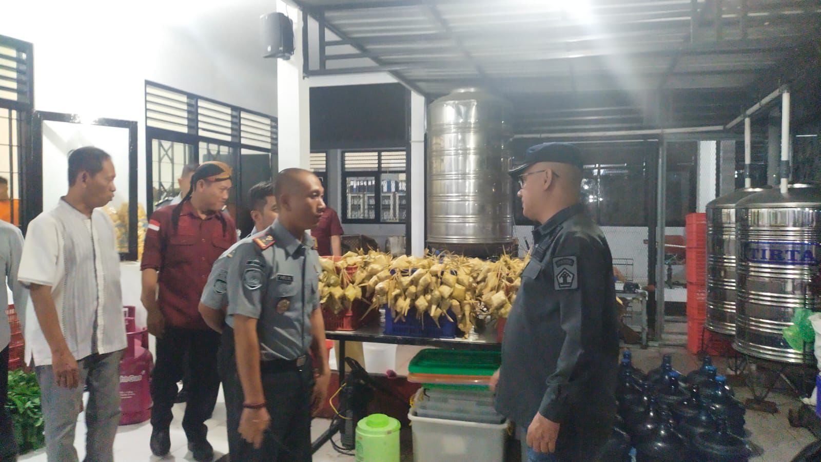 7CF702B8 B23B 4A80 B627 0F0D248BC16C