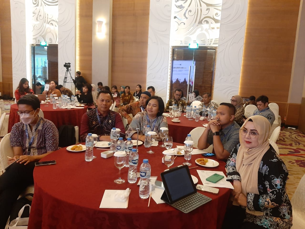 30C343EF 685E 40DE BE95 FAC34D8A1D3C