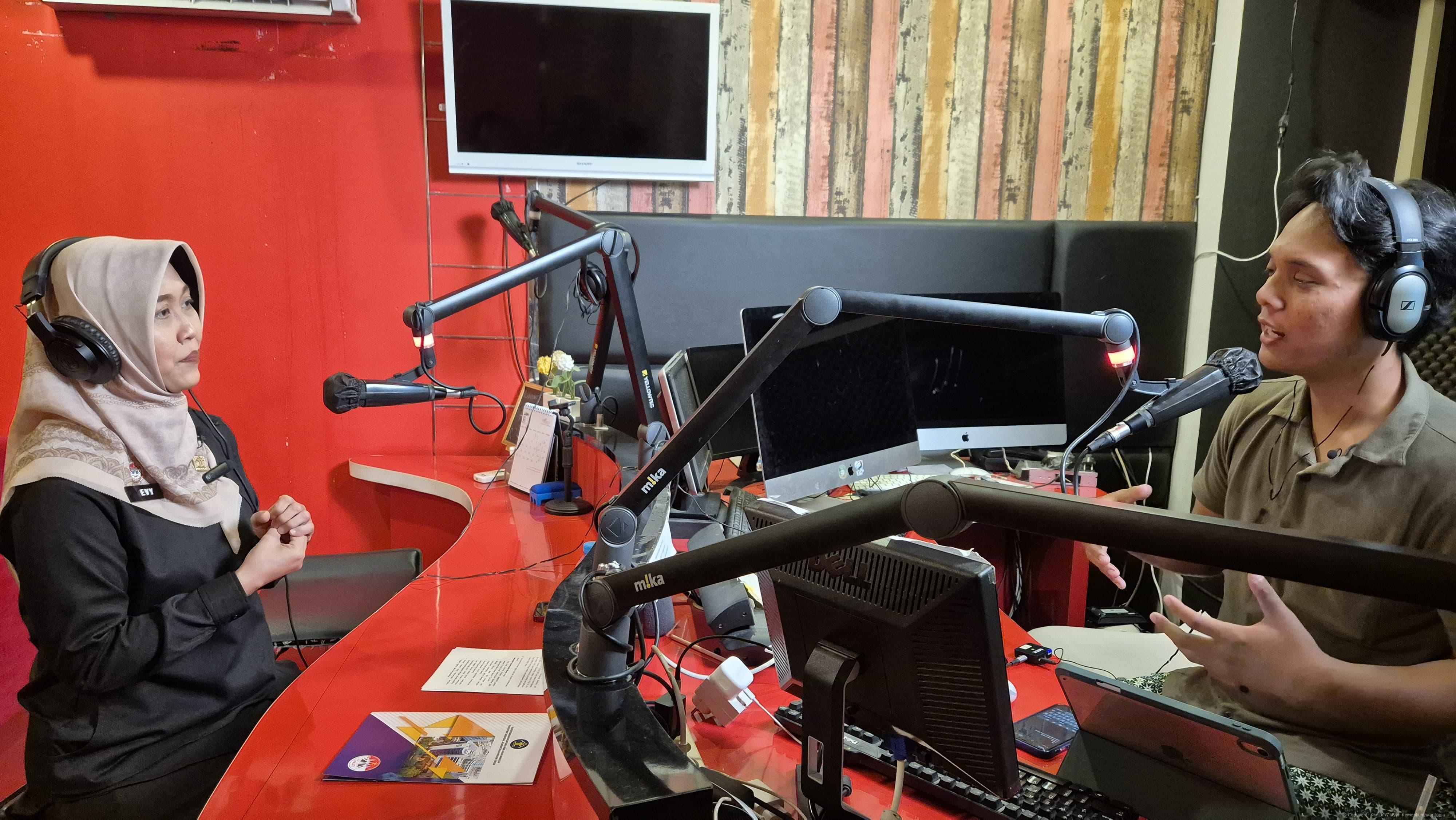 Talkshow di Swaragama FM, Kemenkum DIY Suarakan Manfaat Pendaftaran Merek Bagi UMKM