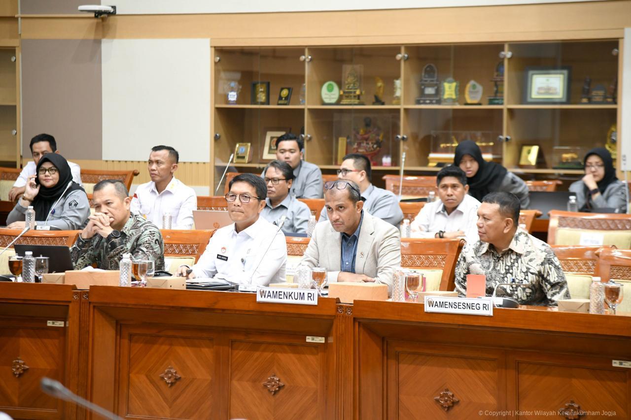 C23E1286 66F5 471C 8DB2 706A6C4C753C