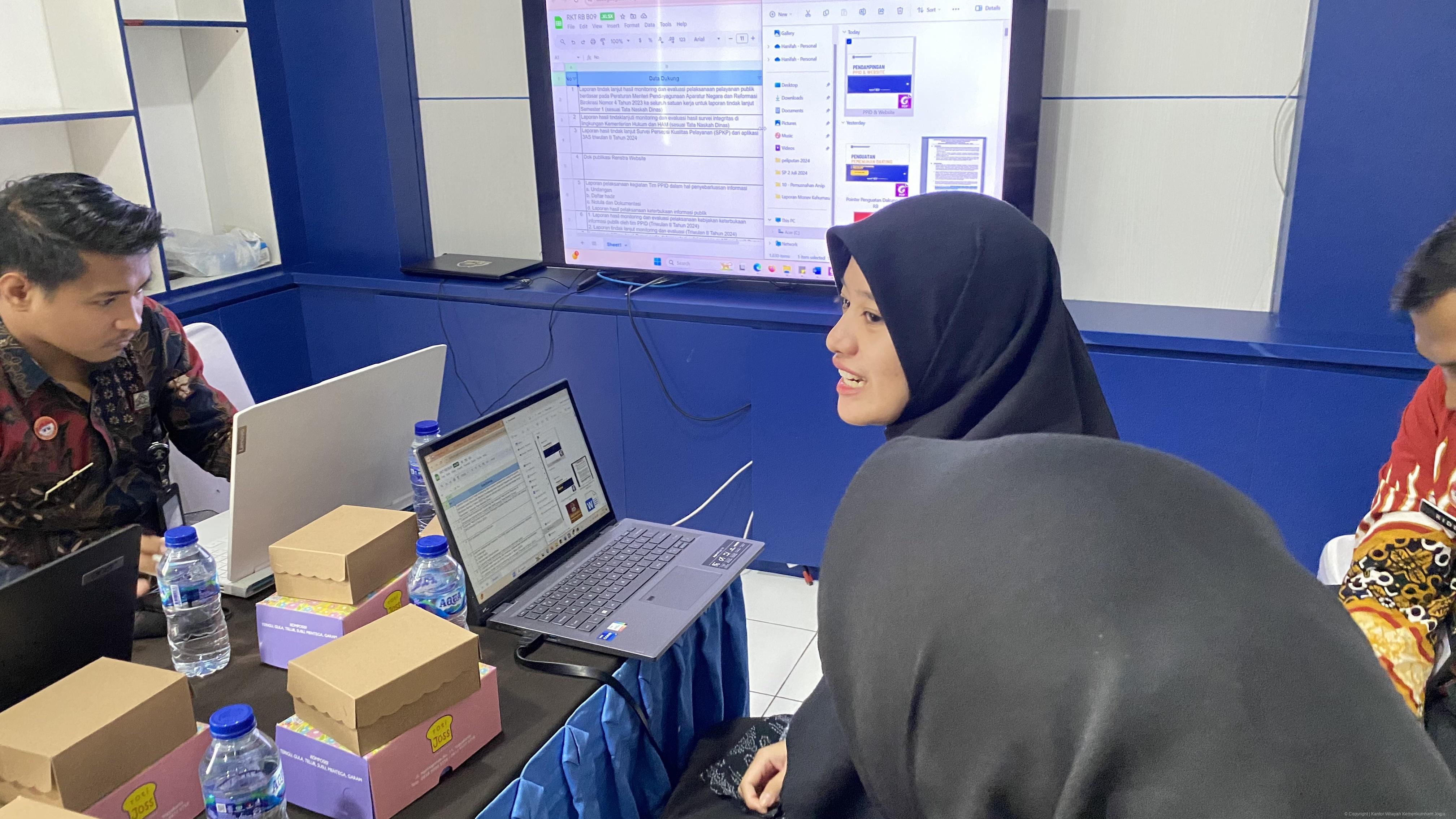 E9D17B02 349E 42FB 9D9D 0F93F2BCD37B