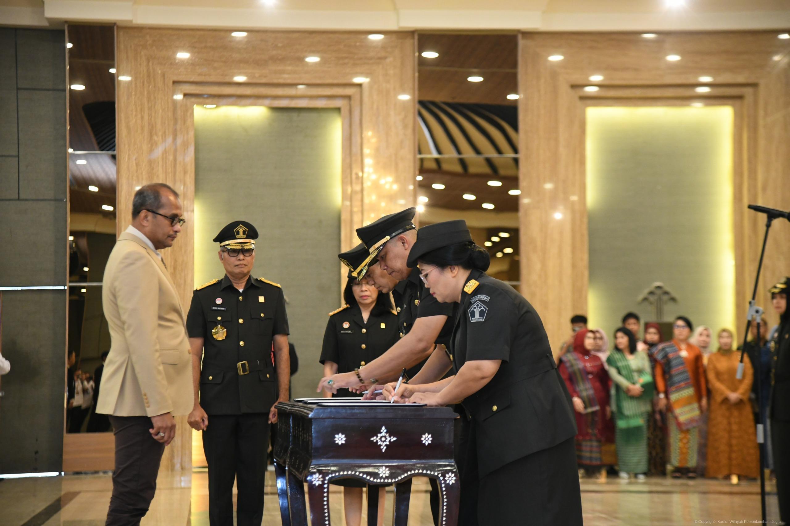 F4BA541E D4C3 4AF4 8765 C25298767752