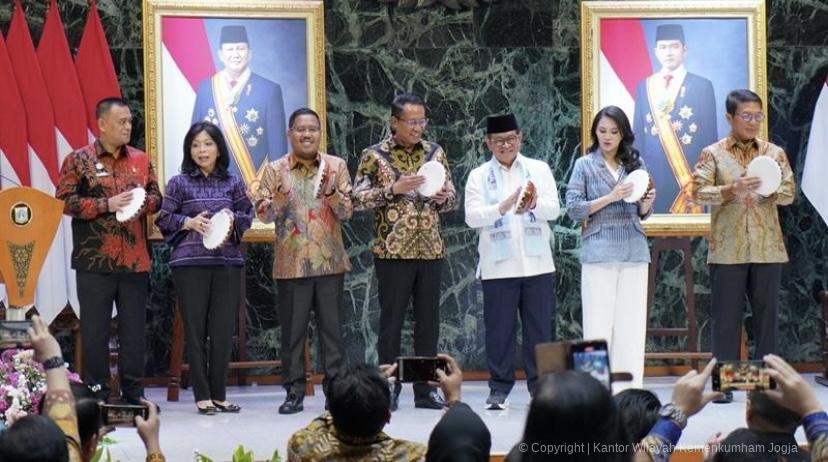 F893CB93 9A22 4F5C 8799 A74A52EF952C