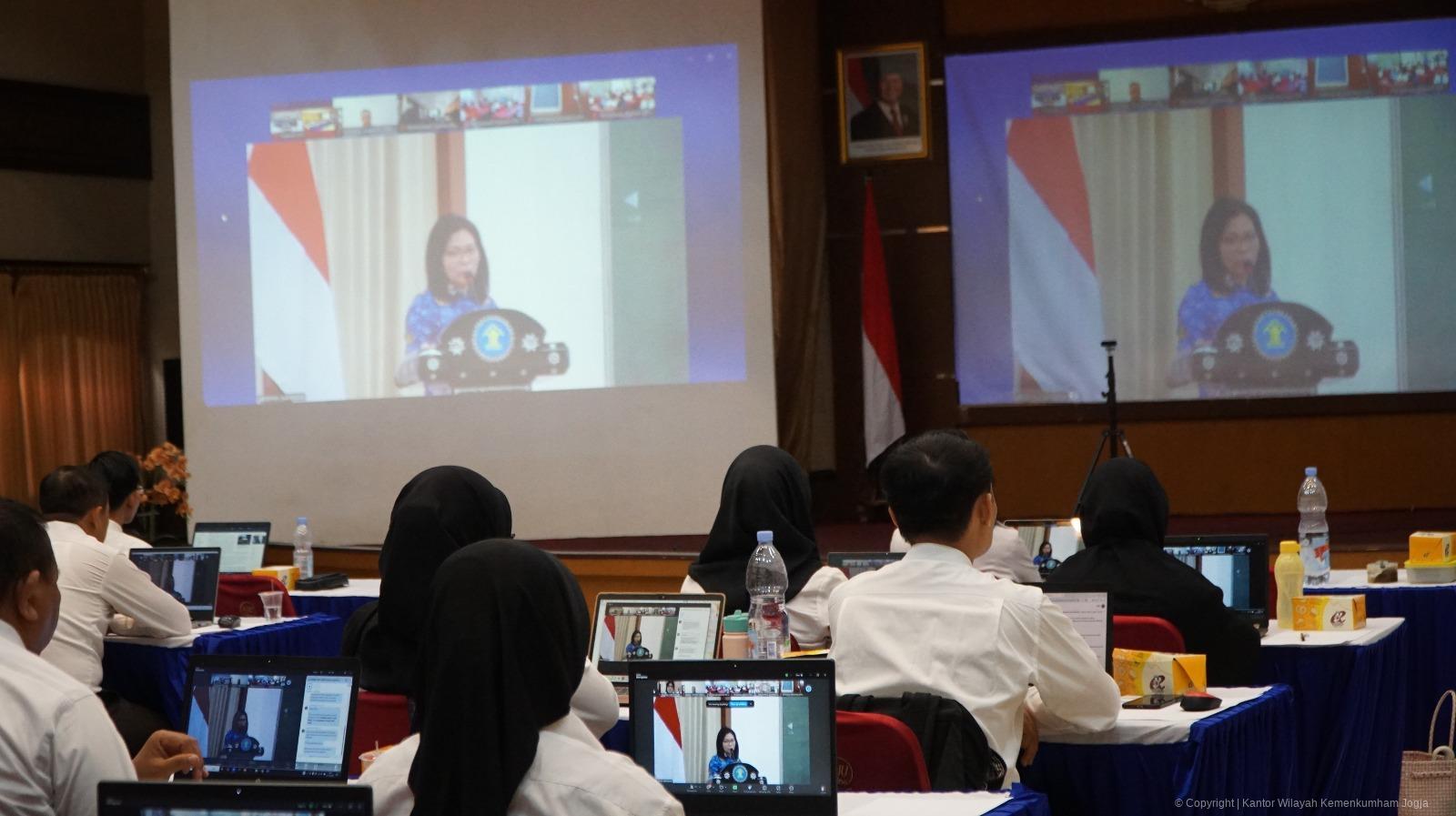 WhatsApp Image 2025 12 01 at 10.37.04